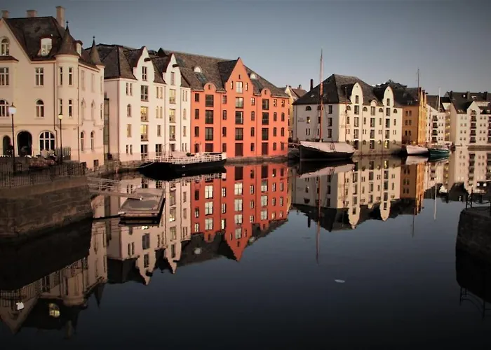 City Box Alesund, Inc Wifi Free Car And Mc Parking
