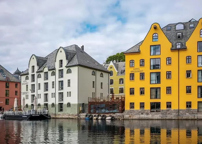 City Box Alesund, Inc Wifi Free Car And Mc Parking