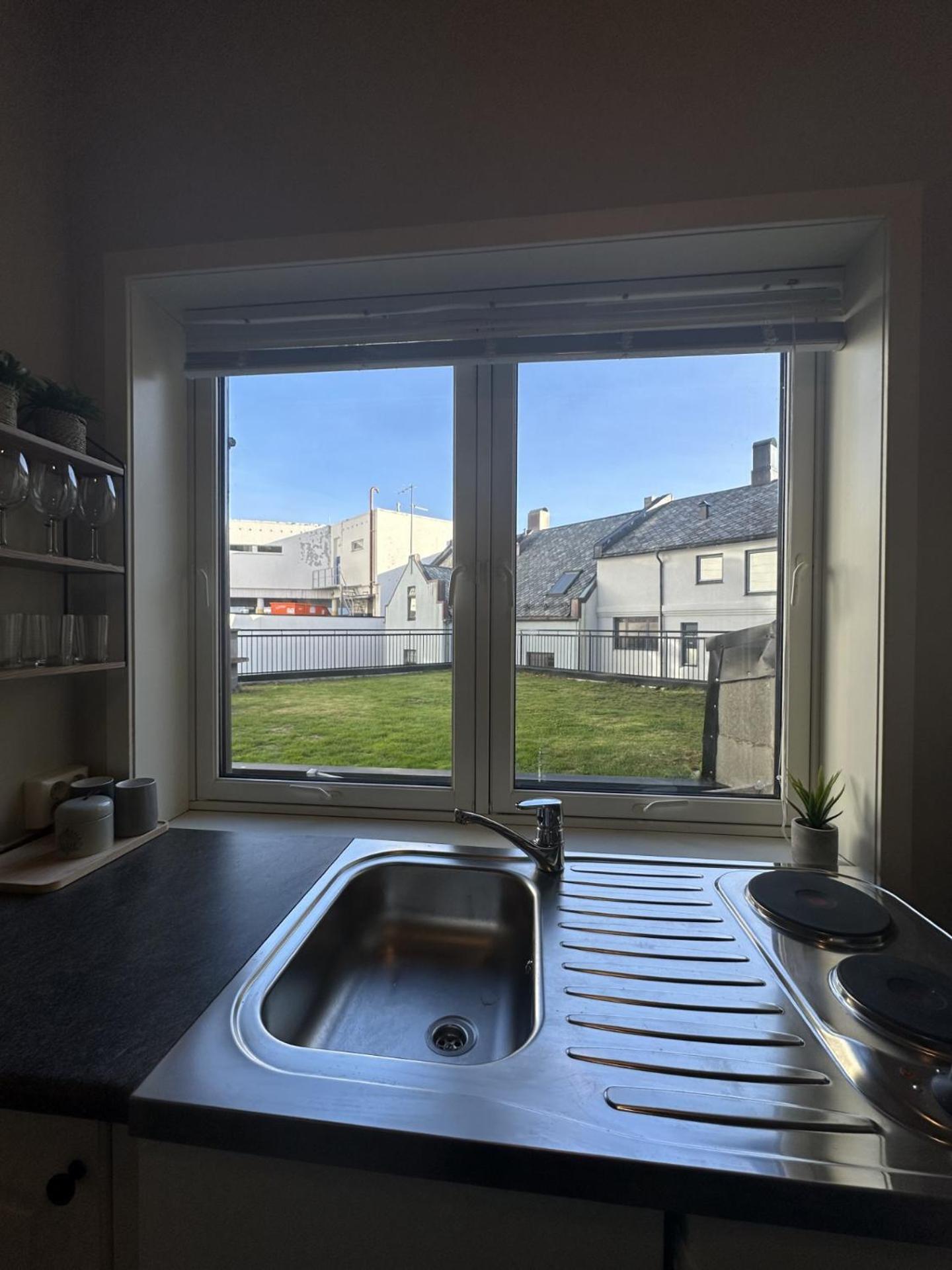 Appartement Box Alesund, Inc Wifi Free Car And Mc Parking *
