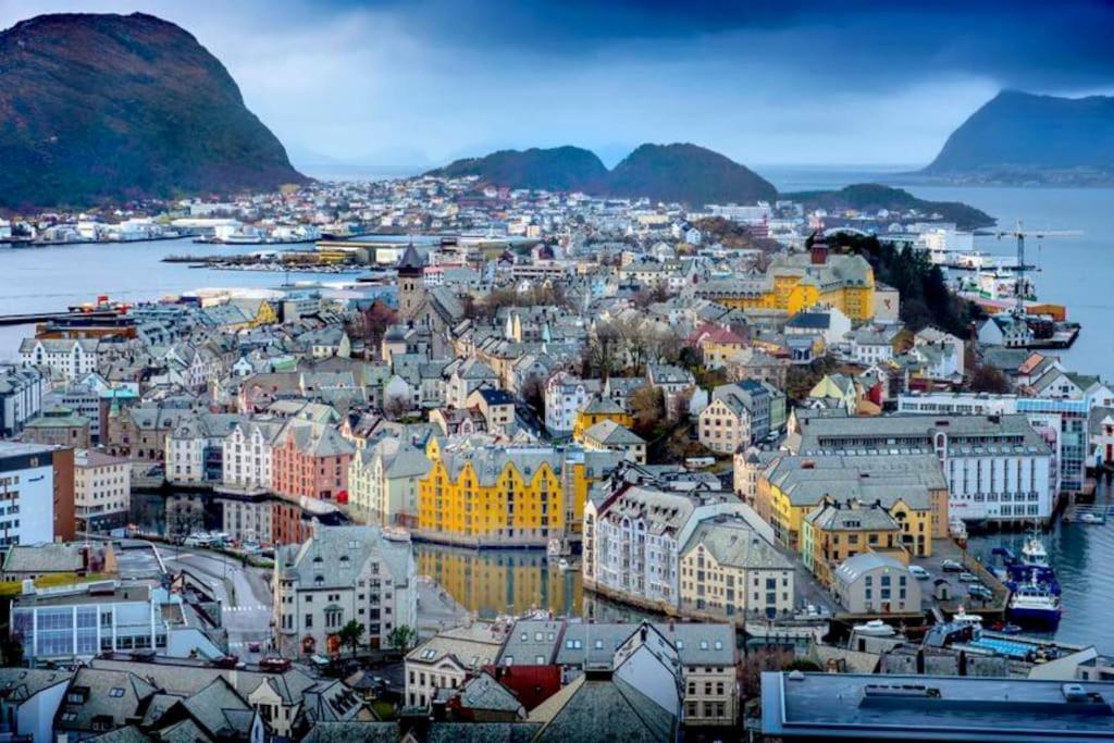 Appartement Box Alesund, Inc Wifi Free Car And Mc Parking