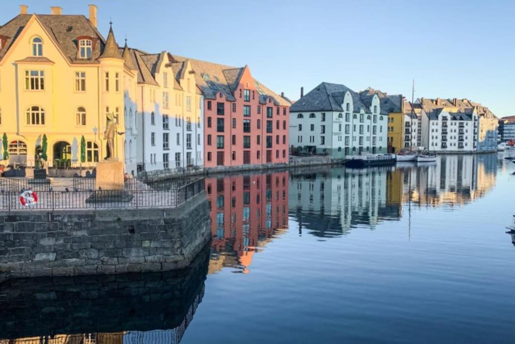 Box Alesund, Inc Wifi Free Car And Mc Parking